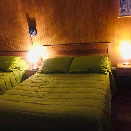 Hostal Chalet Las Violetas Punta Arenas Extérieur photo