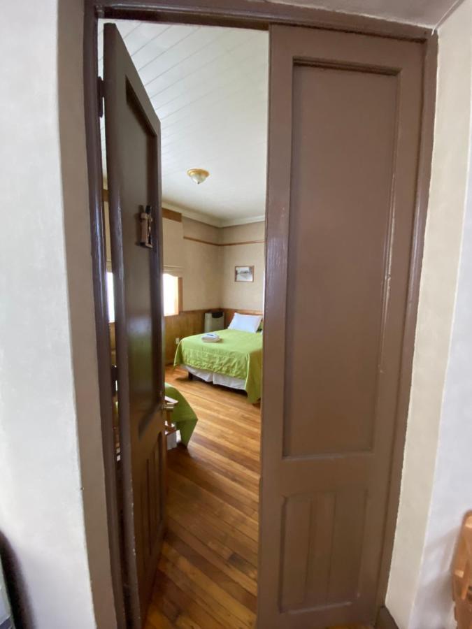 Hostal Chalet Las Violetas Punta Arenas Extérieur photo